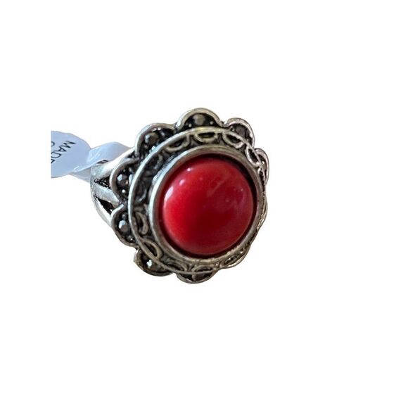 NWT silver tone marcasite like stones with red round center stone ring US size 8 - Picture 8 of 9